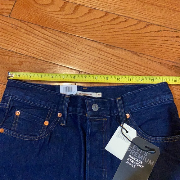 🔥🔥Levi's Premium RIBCAGE STRAIGHT SELVEDGE JEANS - Picture 6 of 10